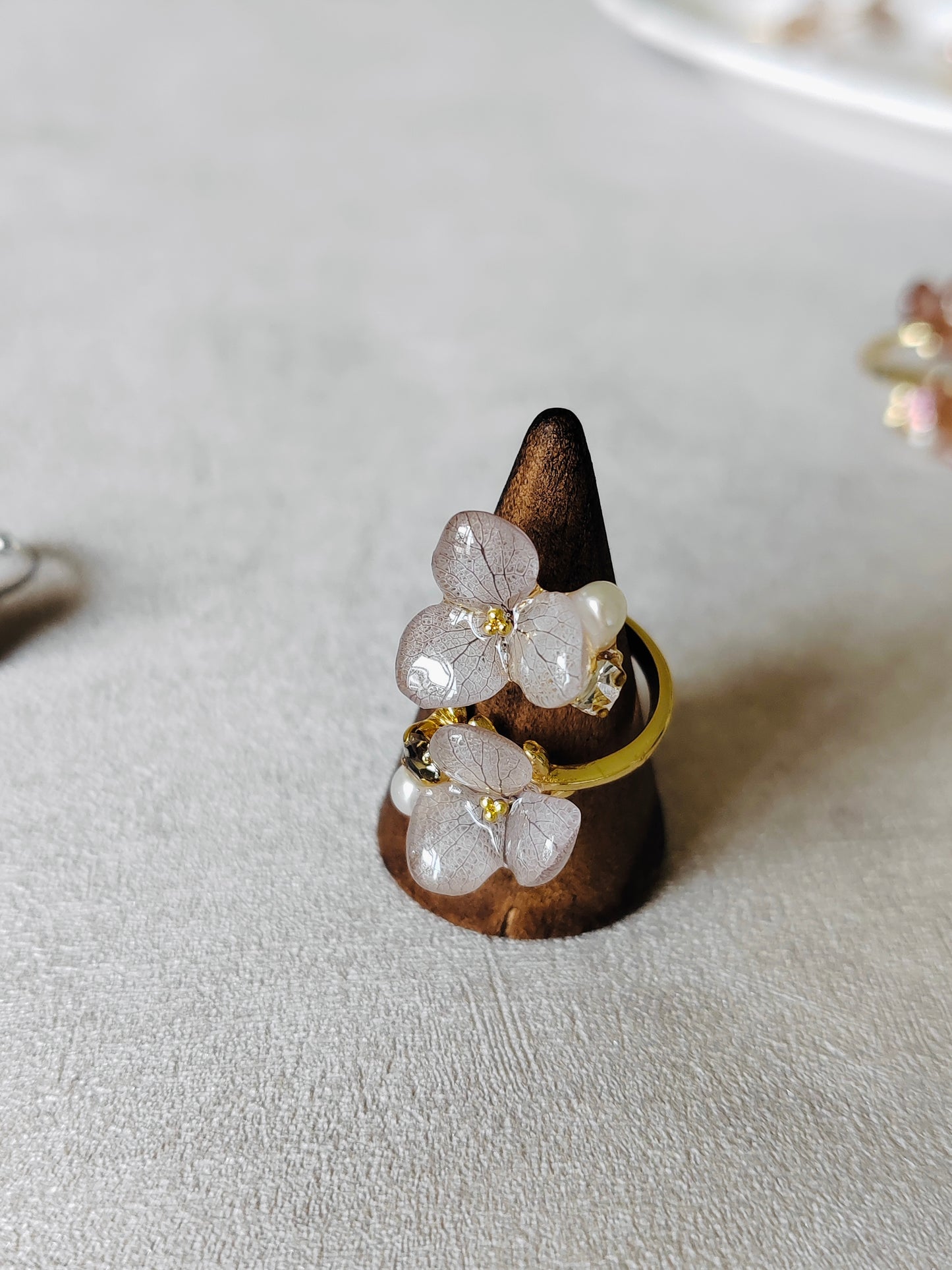 Hydrangea Clover Ring — Double Bloom