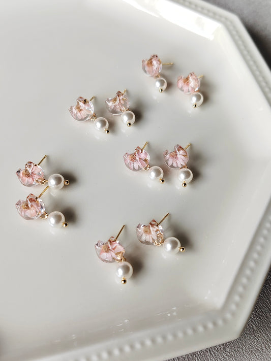Pressed Wishes Earrings — Cat Ear Daisy (Freshwater Pearl)